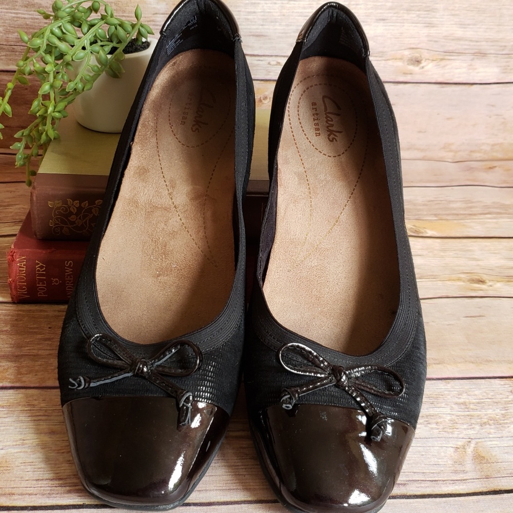 Clarks Artisan 10 Cap Toe Bow Flats Black EUC